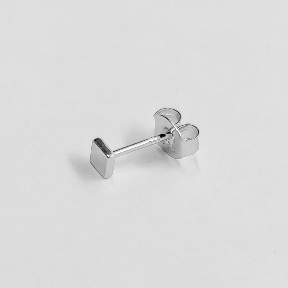 Boucles d'oreilles homme, la tendance piercing oreille homme 2026 Boucles d'oreilles homme, la tendance piercing oreille homme 2026